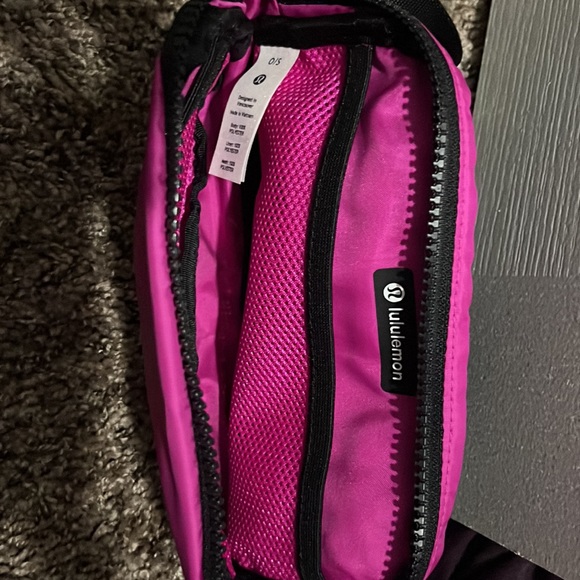 Lululemon *limited edition* belt bag - Picture 2 of 2